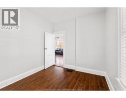 Foyer - 404 Caroline Street, Windsor, ON N9A6A6 Photo 10