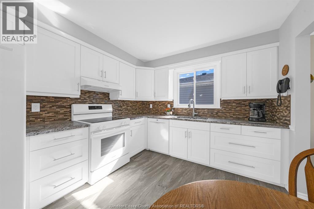 8 Bruce AVENUE - 10