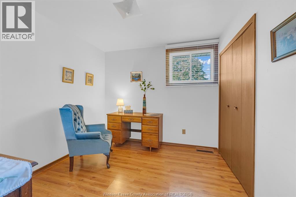 8 Bruce AVENUE - 12