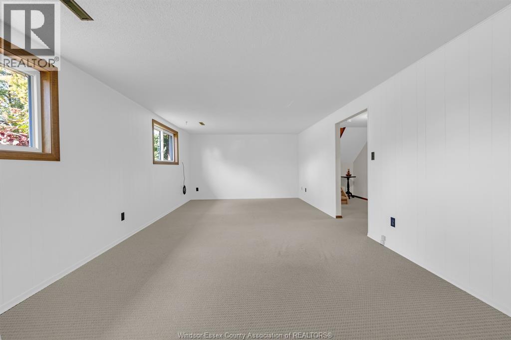 8 Bruce Avenue — photo 24