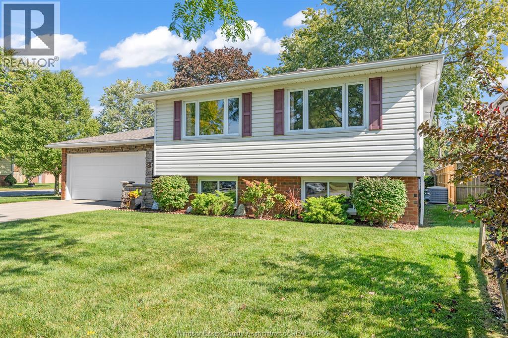 8 Bruce Avenue — photo 36