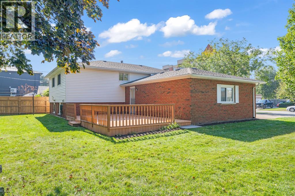 8 Bruce Avenue — photo 38