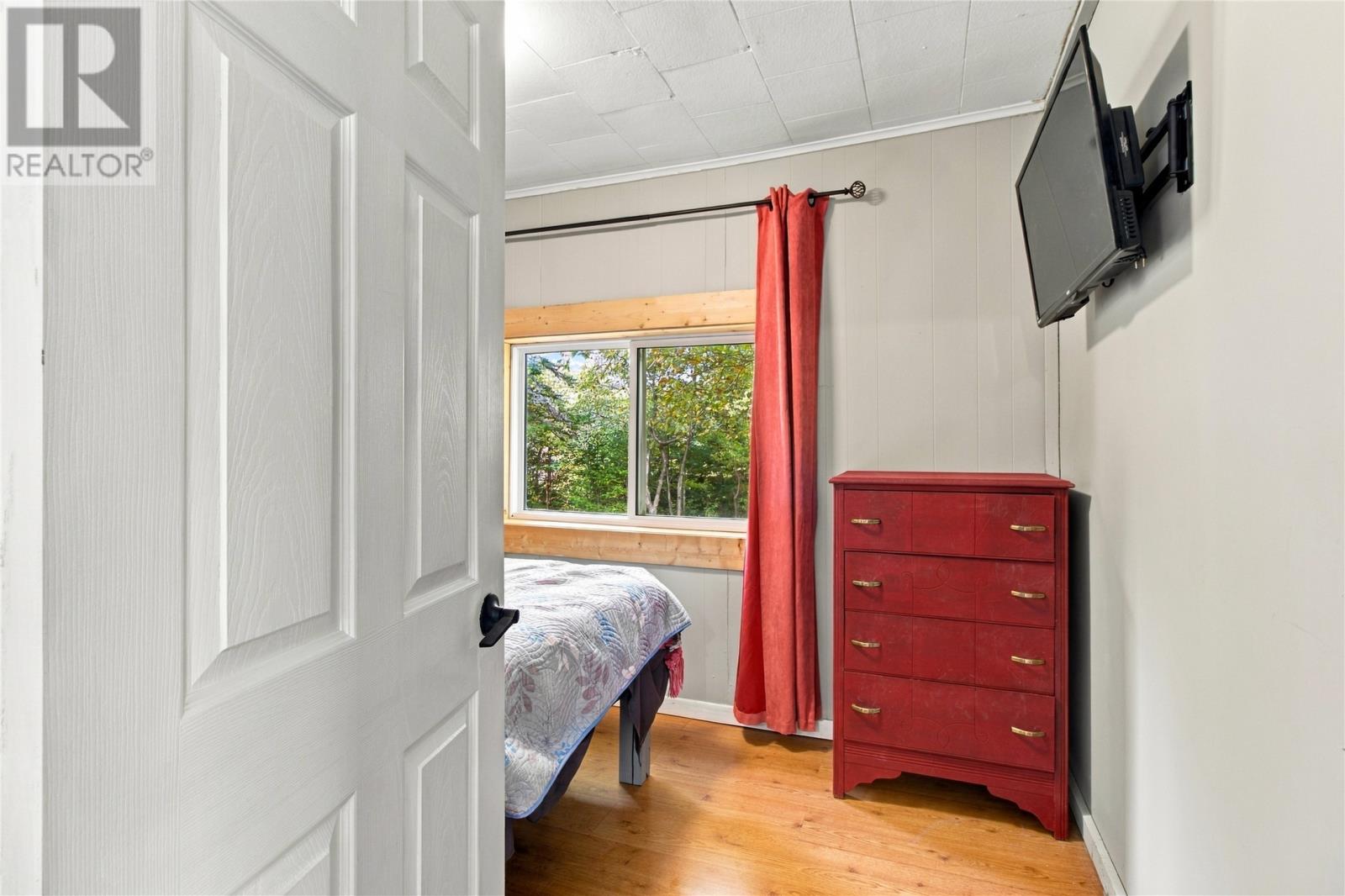 542 Beachycove Road - 16