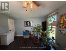 Living room - 276 Centre Street, North Huron, ON N0G2W0 Photo 6