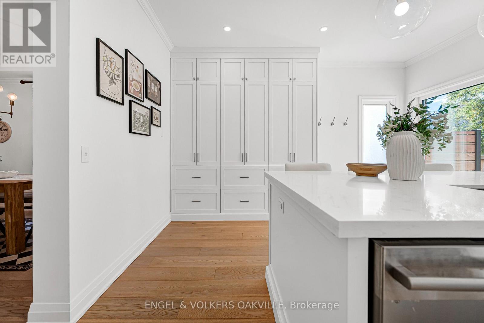 2592 Castle Hill Crescent, Oakville, ON photo 17