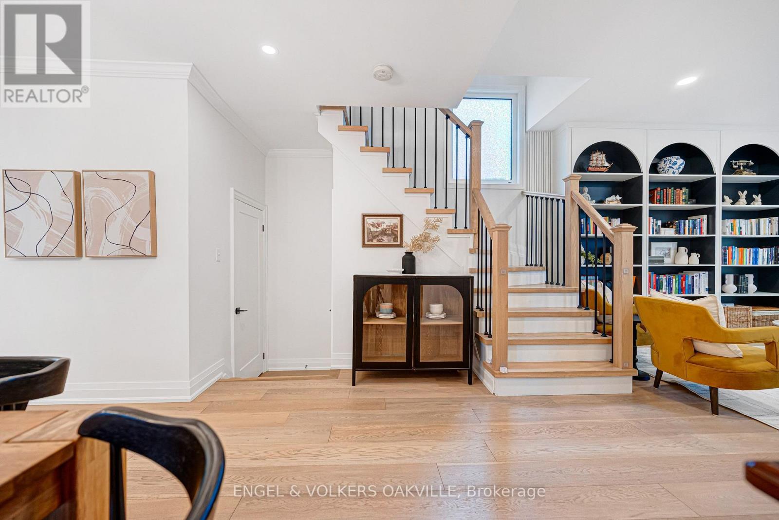 2592 Castle Hill Crescent, Oakville, ON photo 10