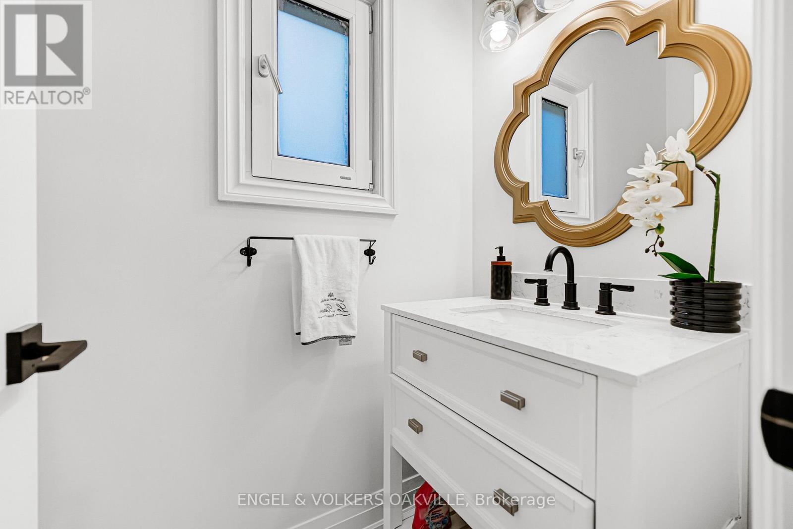 2592 Castle Hill Crescent, Oakville, ON photo 12