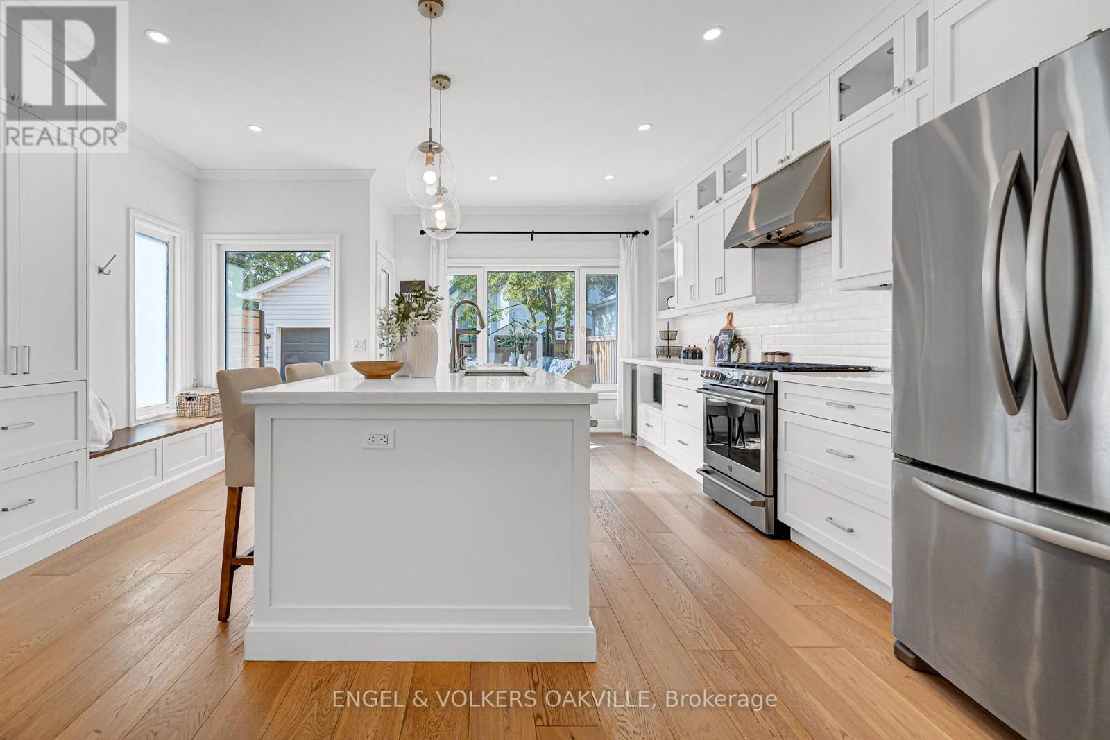 2592 Castle Hill Crescent, Oakville, ON photo 14