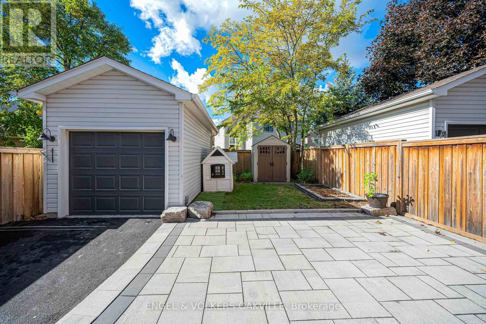 2592 Castle Hill Crescent, Oakville, ON photo 45