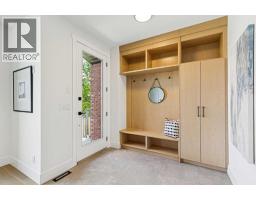 1527 29 Avenue SW - photo 2