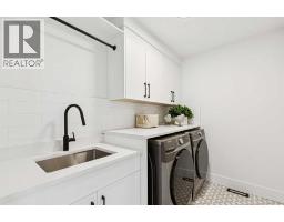 1527 29 Avenue SW - photo 30