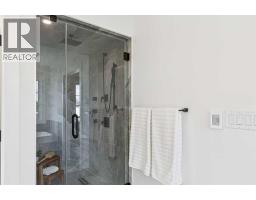 1527 29 Avenue SW - photo 24