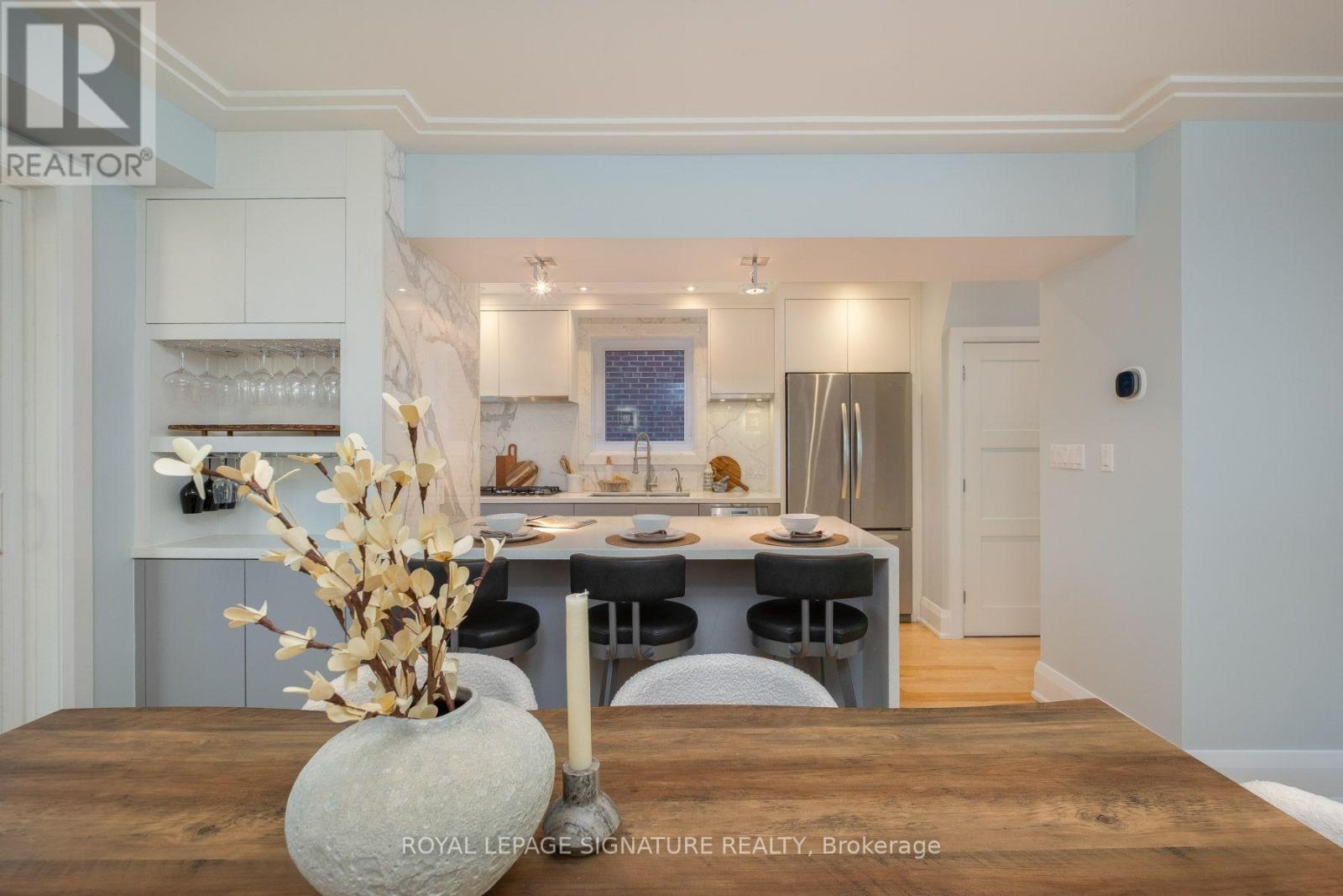 35 Bessborough Drive, Toronto, ON photo 10