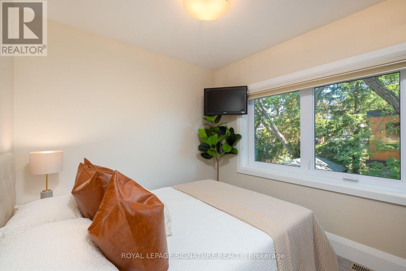 35 Bessborough Drive, Toronto, ON photo 21