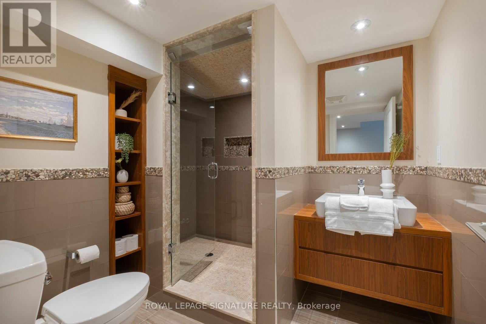 35 Bessborough Drive, Toronto, ON photo 22