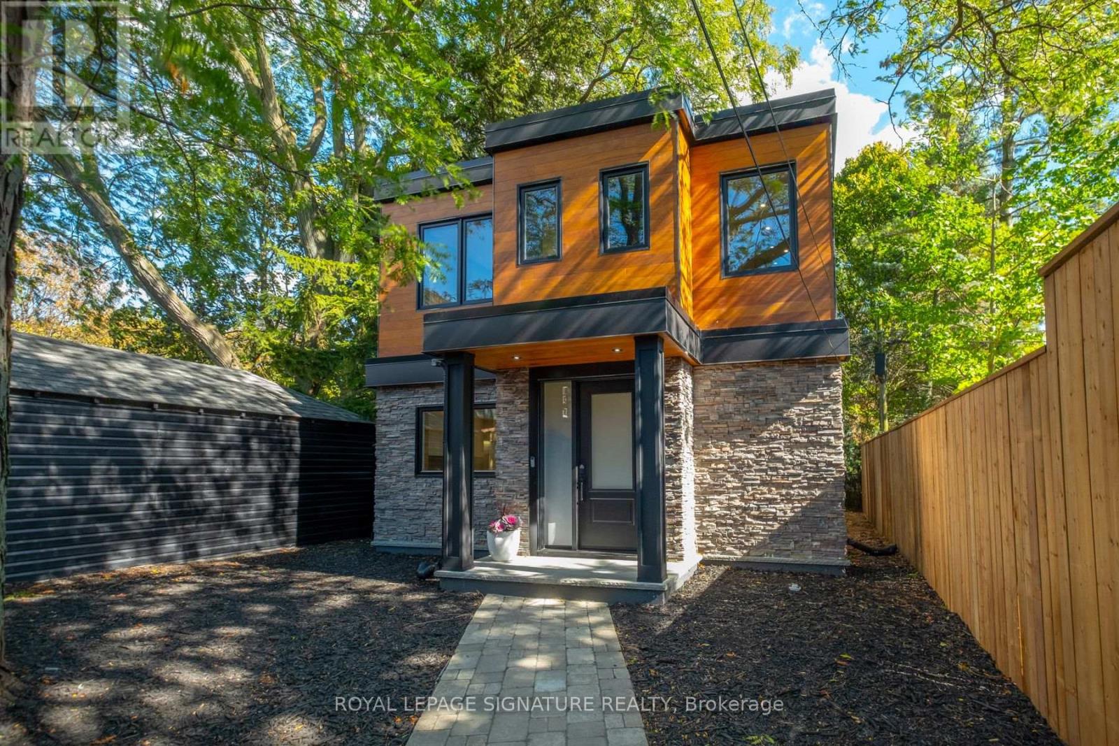 35 Bessborough Drive, Toronto, ON photo 27