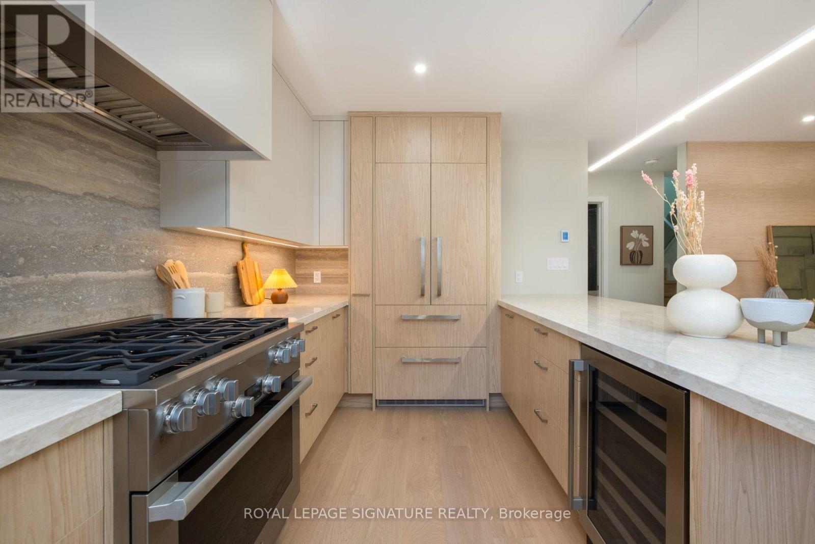 35 Bessborough Drive, Toronto, ON photo 33