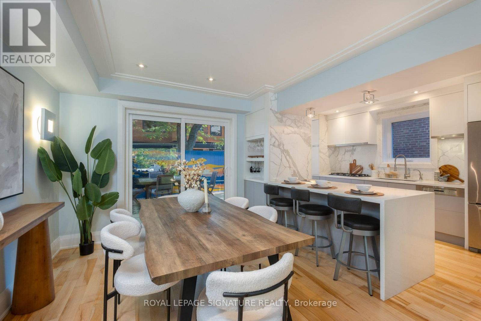 35 Bessborough Drive, Toronto, ON photo 9