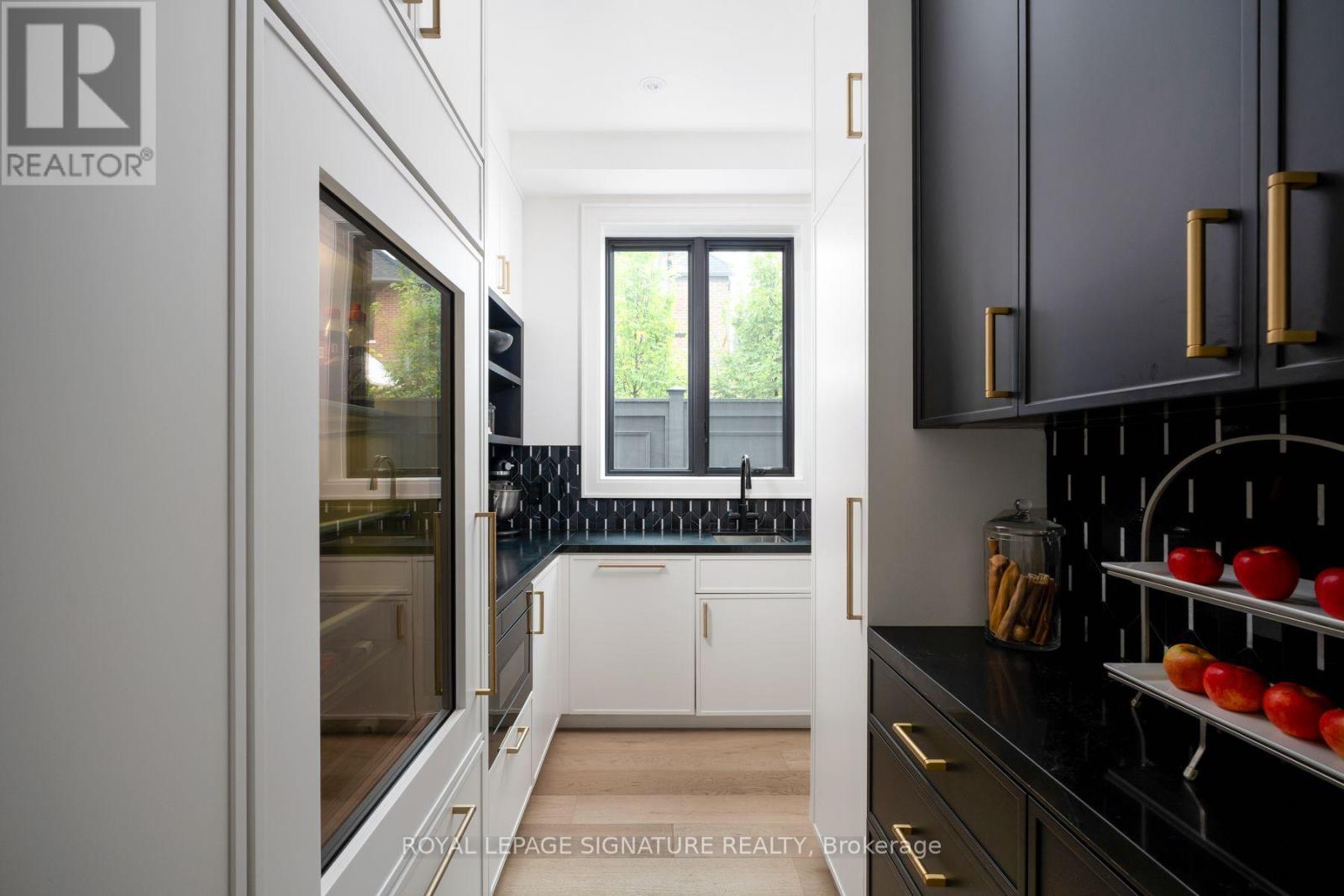 20 Rochester Avenue, Toronto, ON photo 10