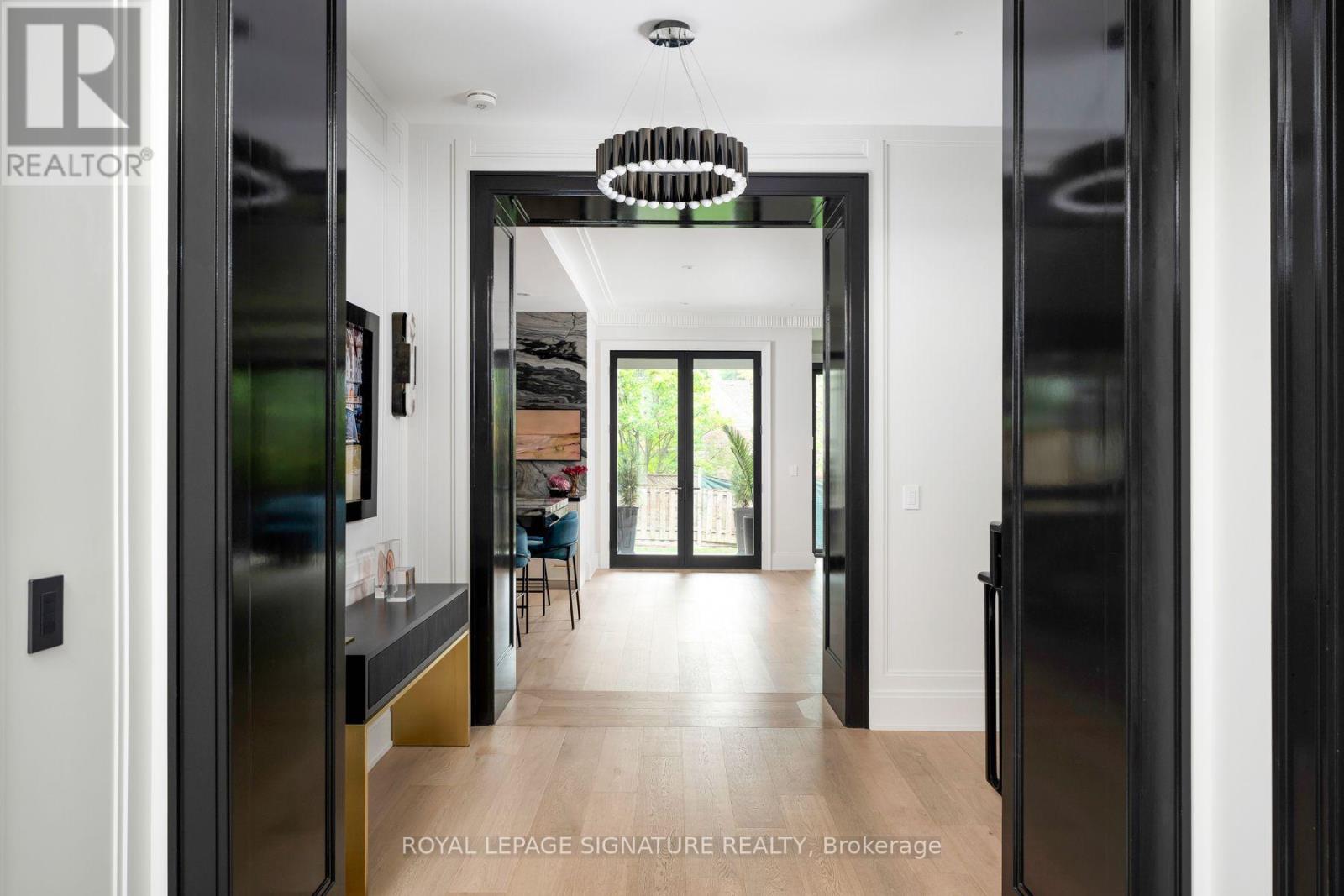 20 Rochester Avenue, Toronto, ON photo 2