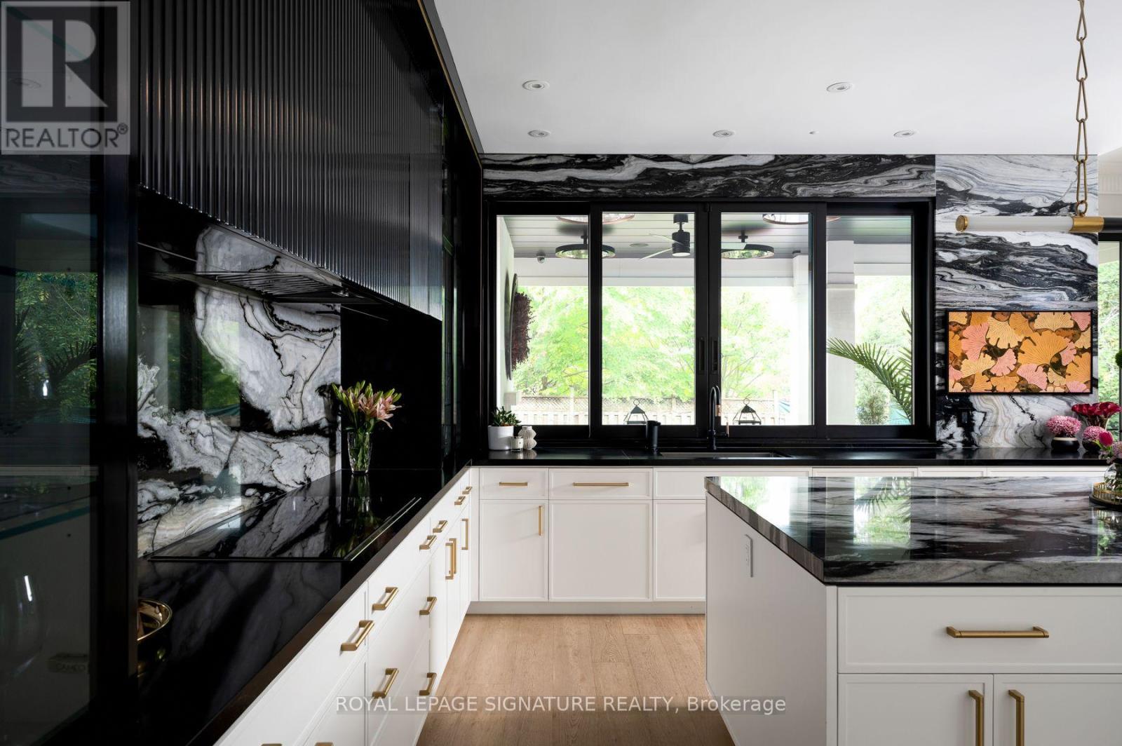 20 Rochester Avenue, Toronto, ON photo 8