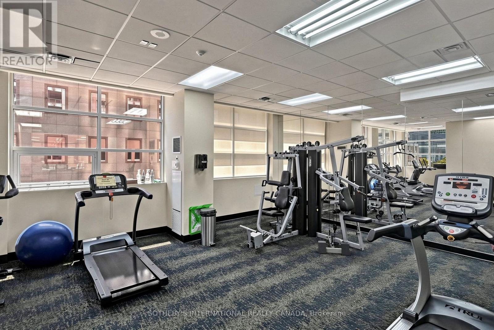 736 Bay Street — photo 35