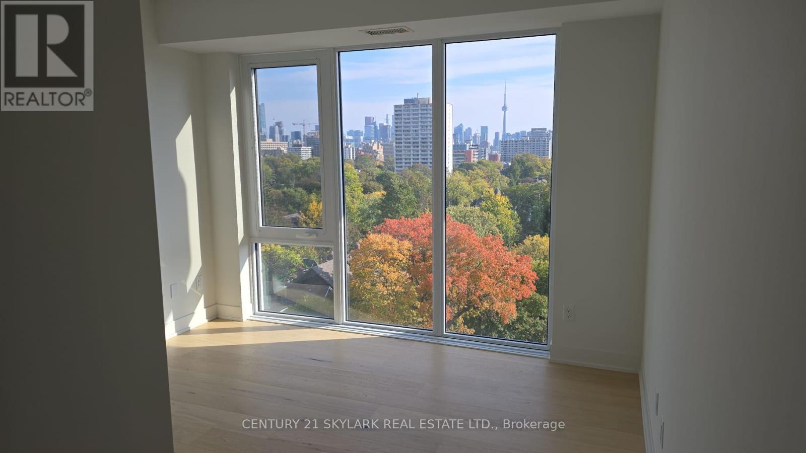 322 Dupont Street — photo 7