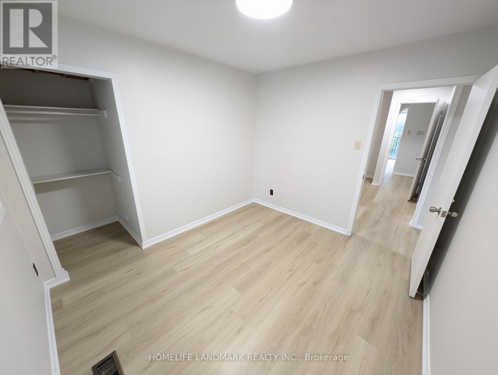22 Threadneedle Crescent — photo 17