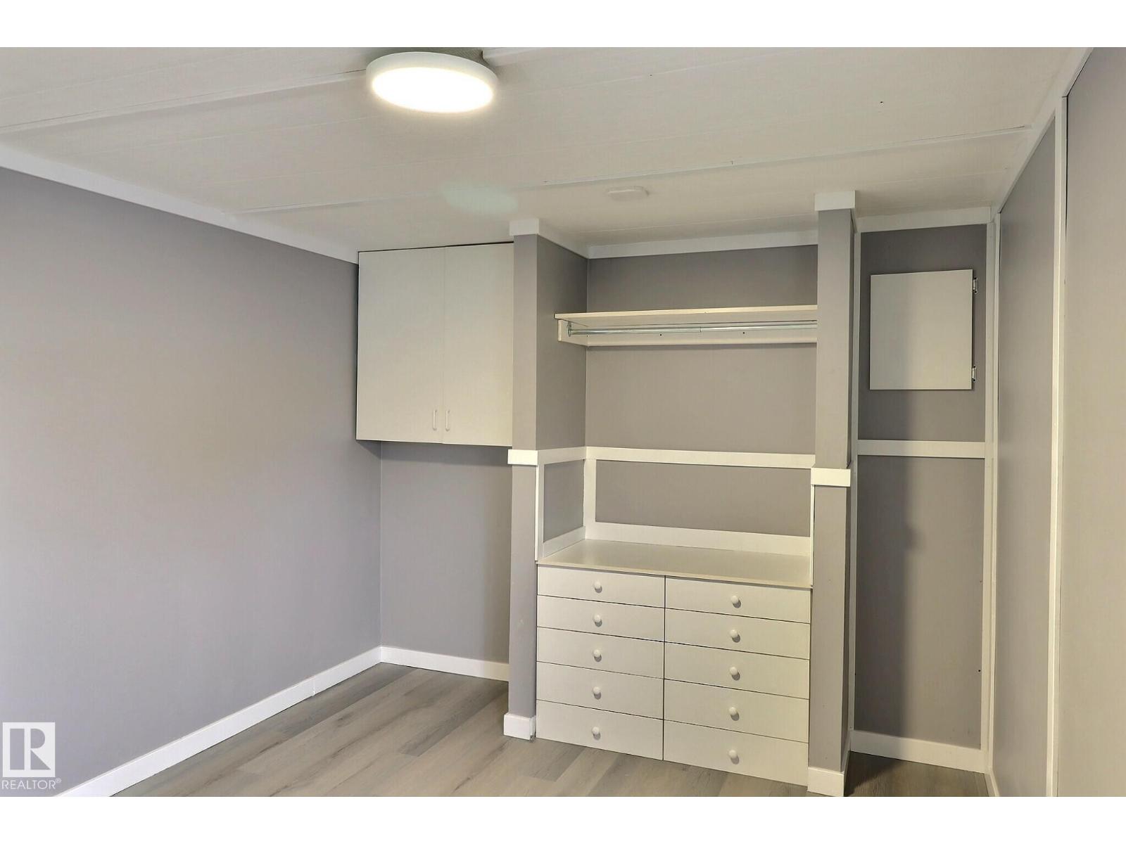 542 Evergreen Pa NW, photo 10