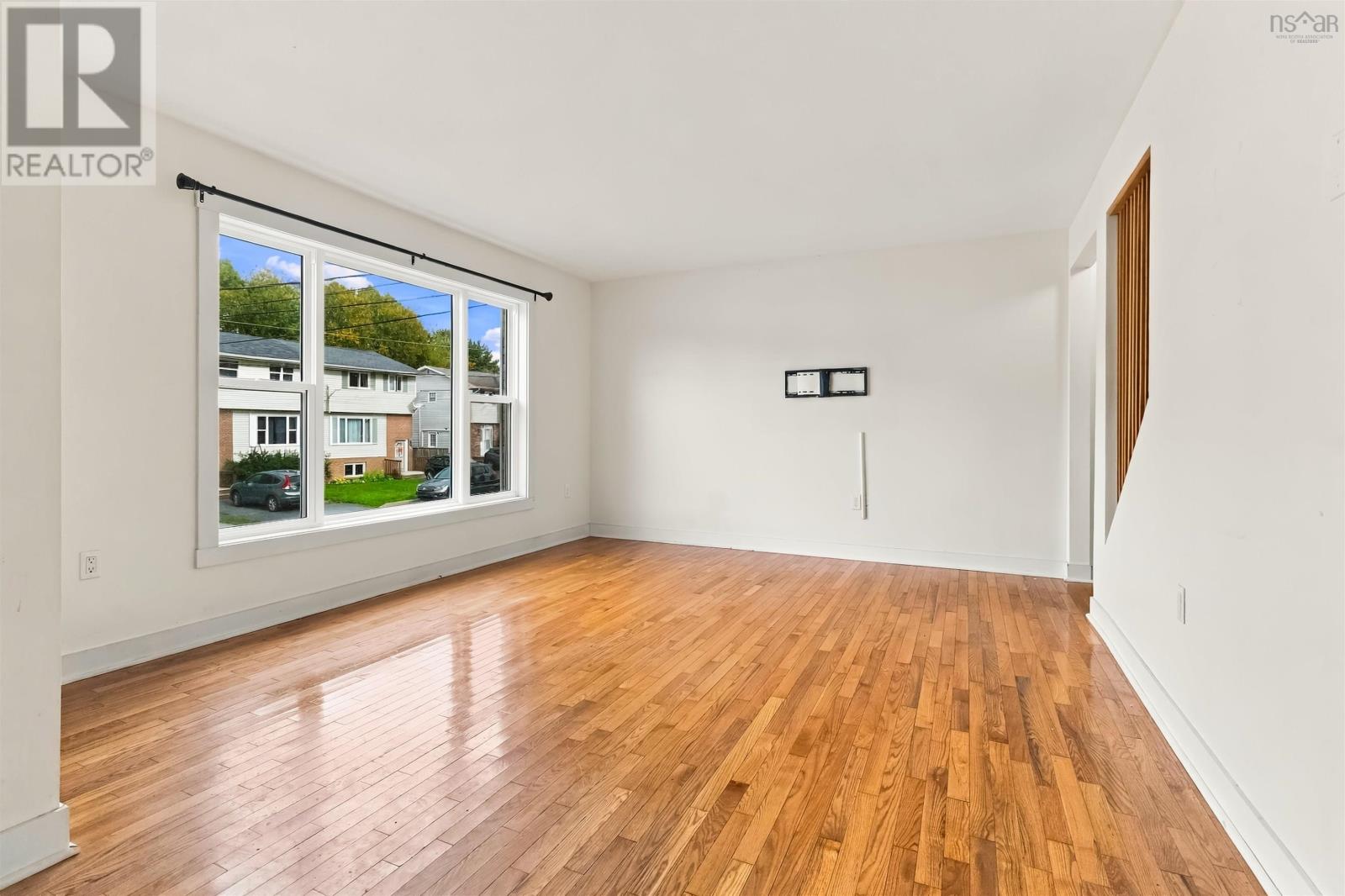 Property 7 of 38 of 118 Waterwheel Crescent