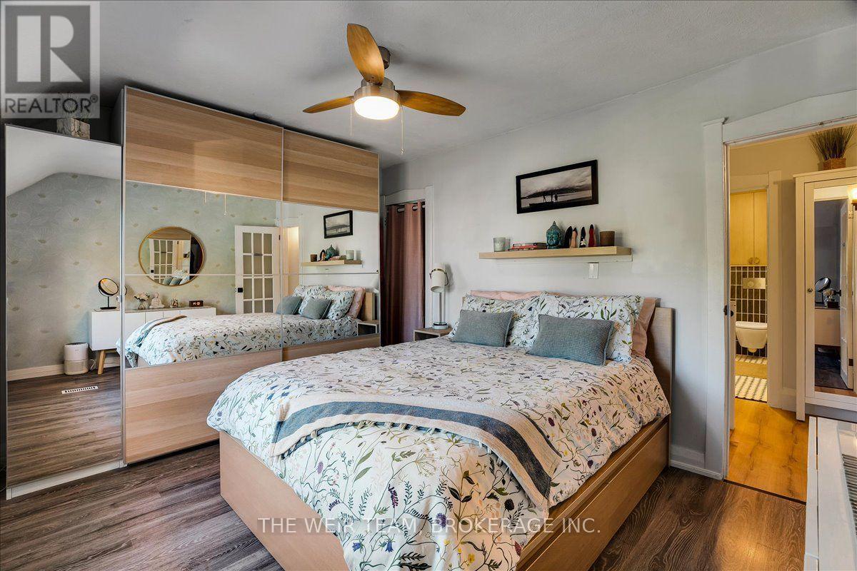 13 Amroth Avenue, Toronto, ON photo 11