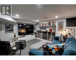 13 Amroth Avenue, Toronto, ON M4C4H3 Photo 18