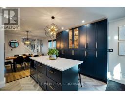 Bathroom - 13 Amroth Avenue, Toronto, ON M4C4H3 Photo 9