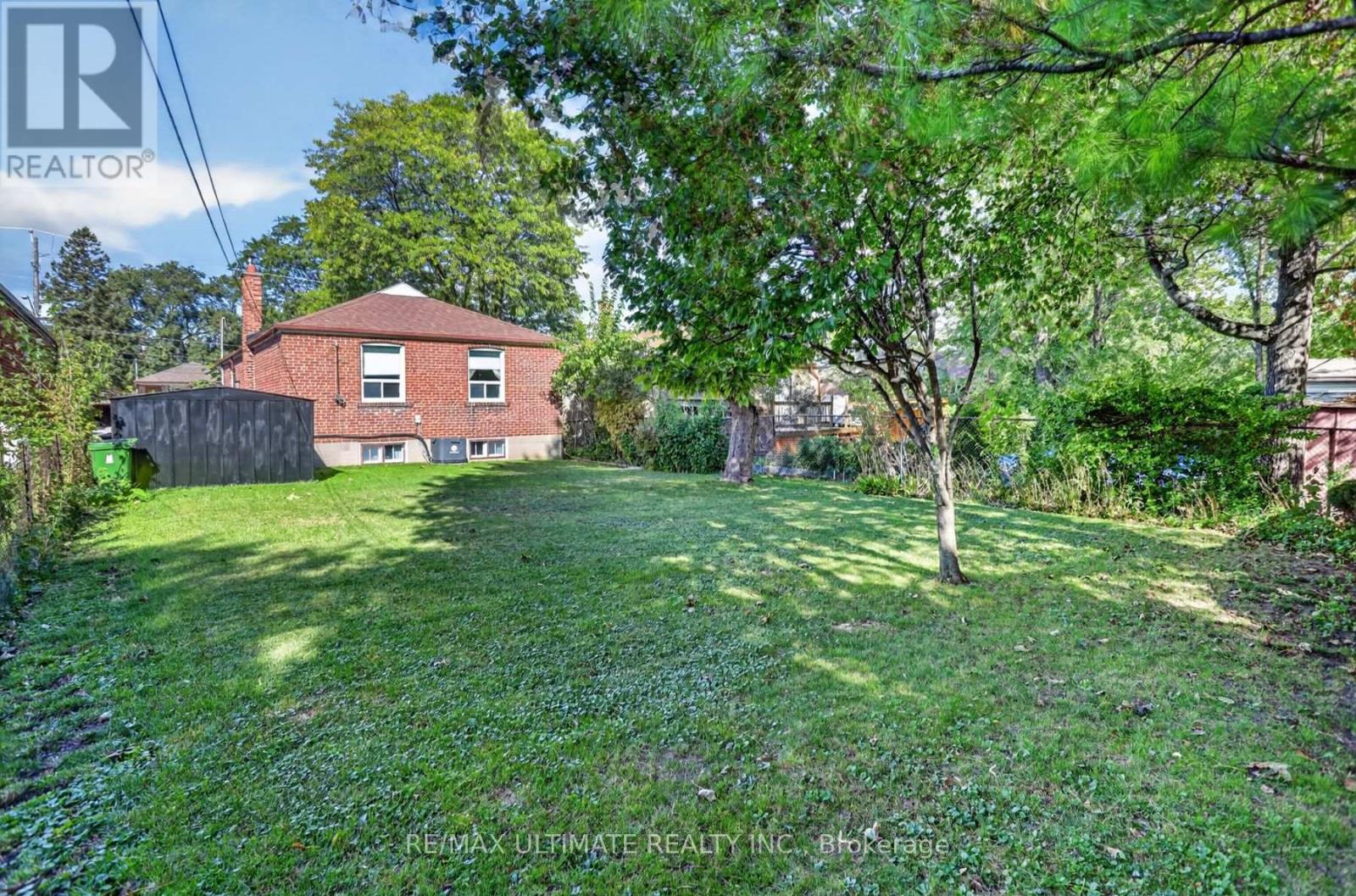 85 ROEBUCK DRIVE - 38