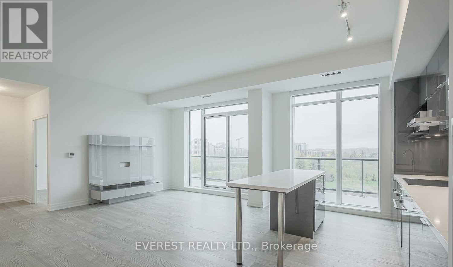 713- 18 Rouge Valley Drive West, Markham, ON photo 2