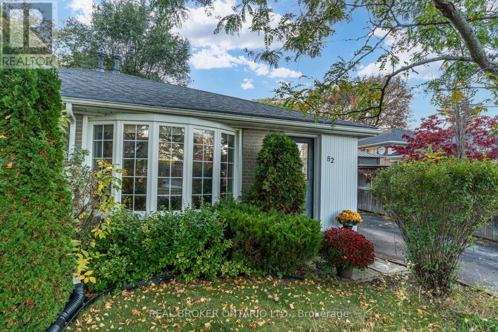 Listing photo of 82 TECUMSEH DRIVE