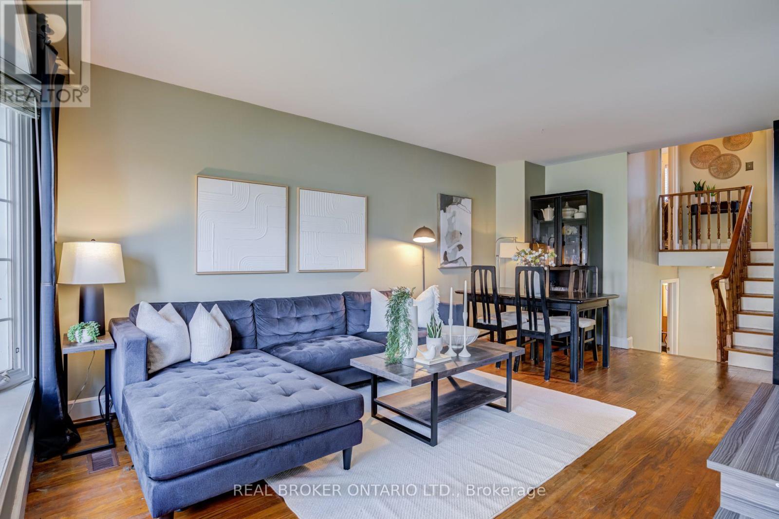 82 TECUMSETH DRIVE - 10