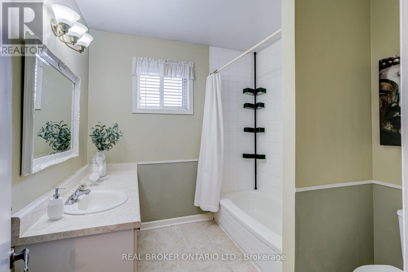 82 Tecumseth Drive, Aurora, ON photo 22