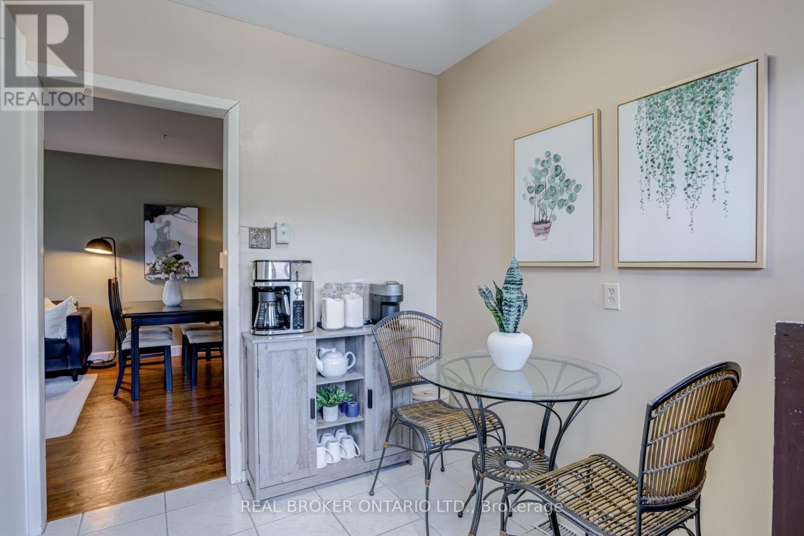 82 TECUMSETH DRIVE - 8