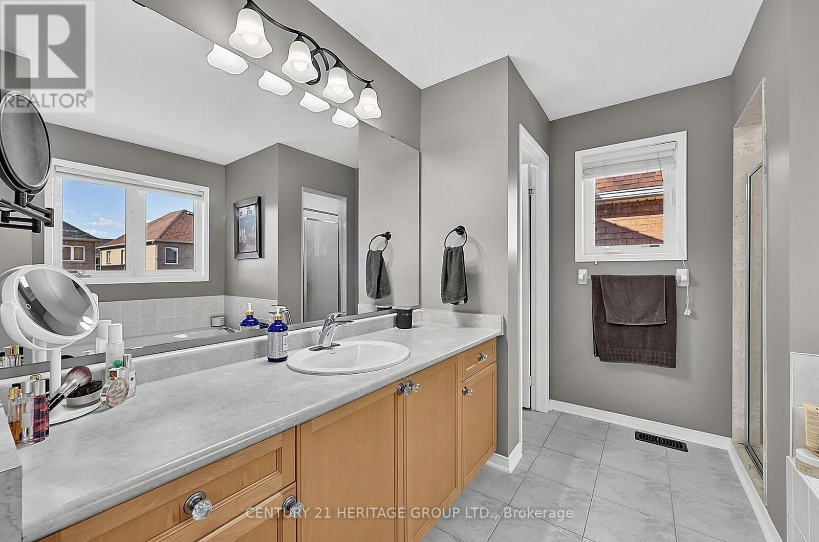 7 Milligan Street, Bradford West Gwillimbury, ON photo 13