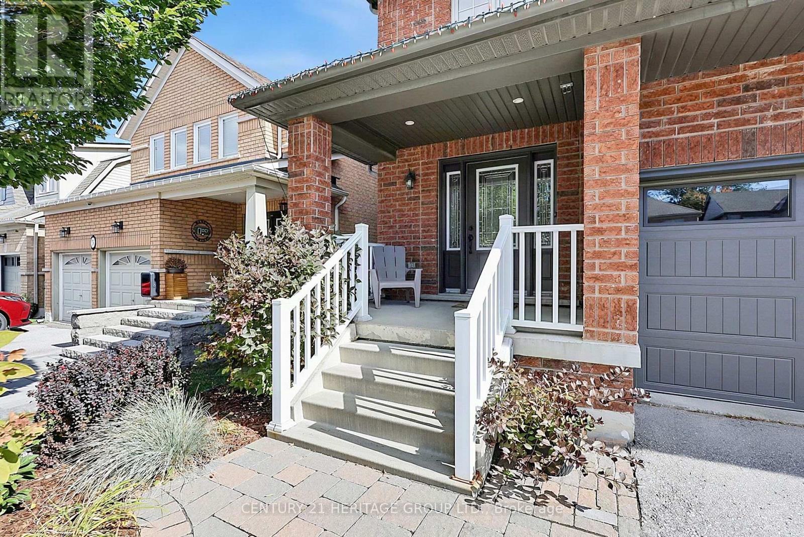 7 Milligan Street, Bradford West Gwillimbury, ON photo 2