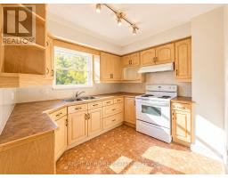 Main Floor - 72 Monkswood Crescent, Newmarket, ON L3Y2K1 Photo 12