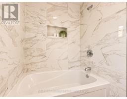 Main Floor - 72 Monkswood Crescent, Newmarket, ON L3Y2K1 Photo 15