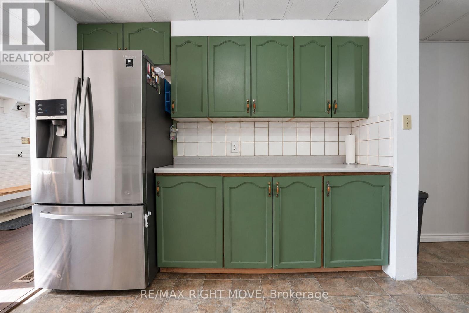 1108 Monck Road — photo 4