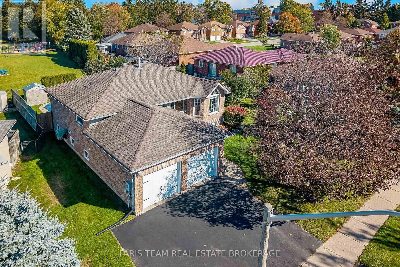 59 Carter Crescent, Orillia, ON photo 2
