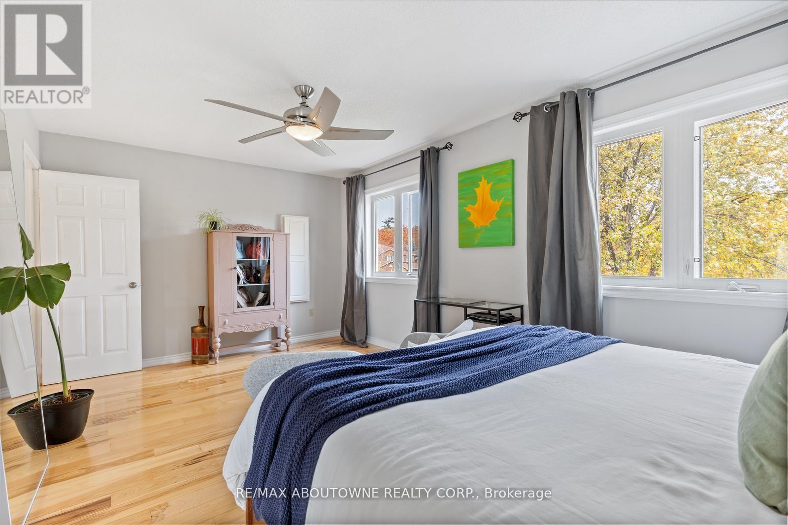 467 HEDGEROW LANE - 18