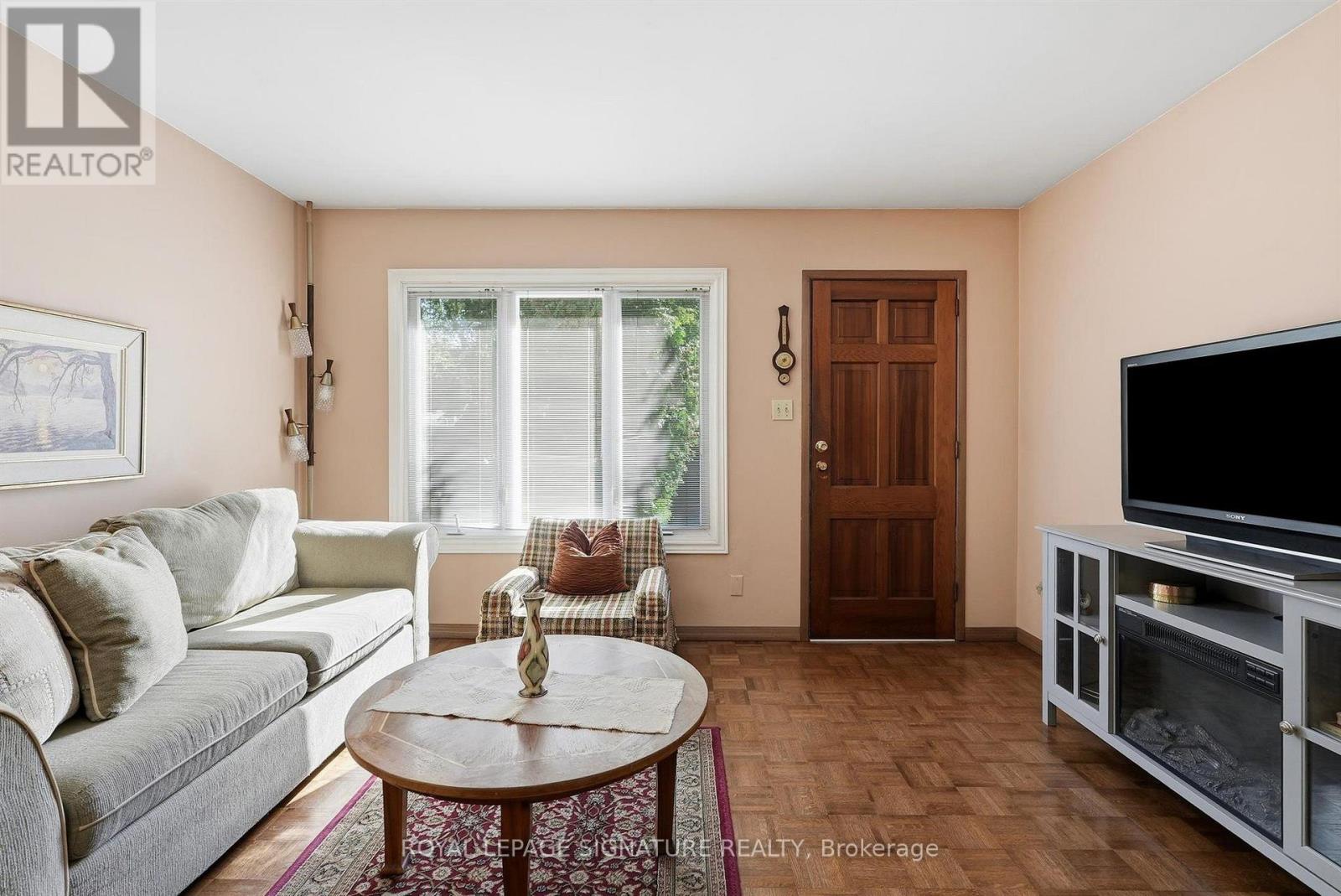 7 Geoffrey Street, Toronto, ON photo 19