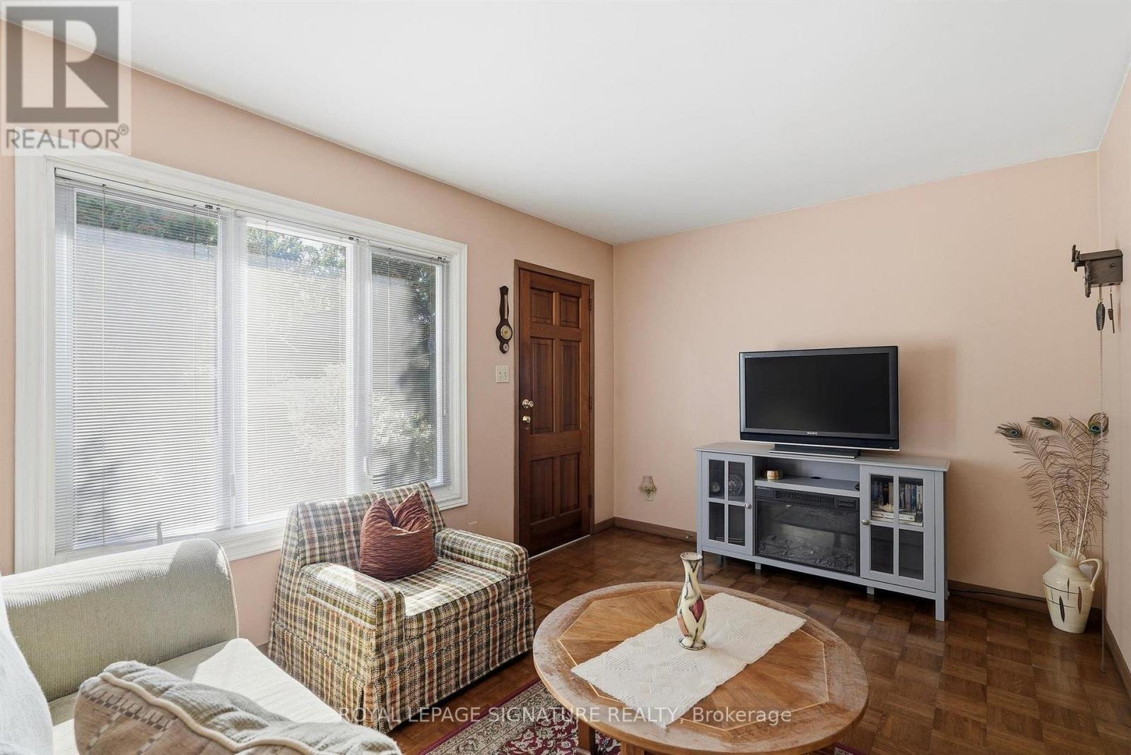 7 Geoffrey Street, Toronto, ON photo 22