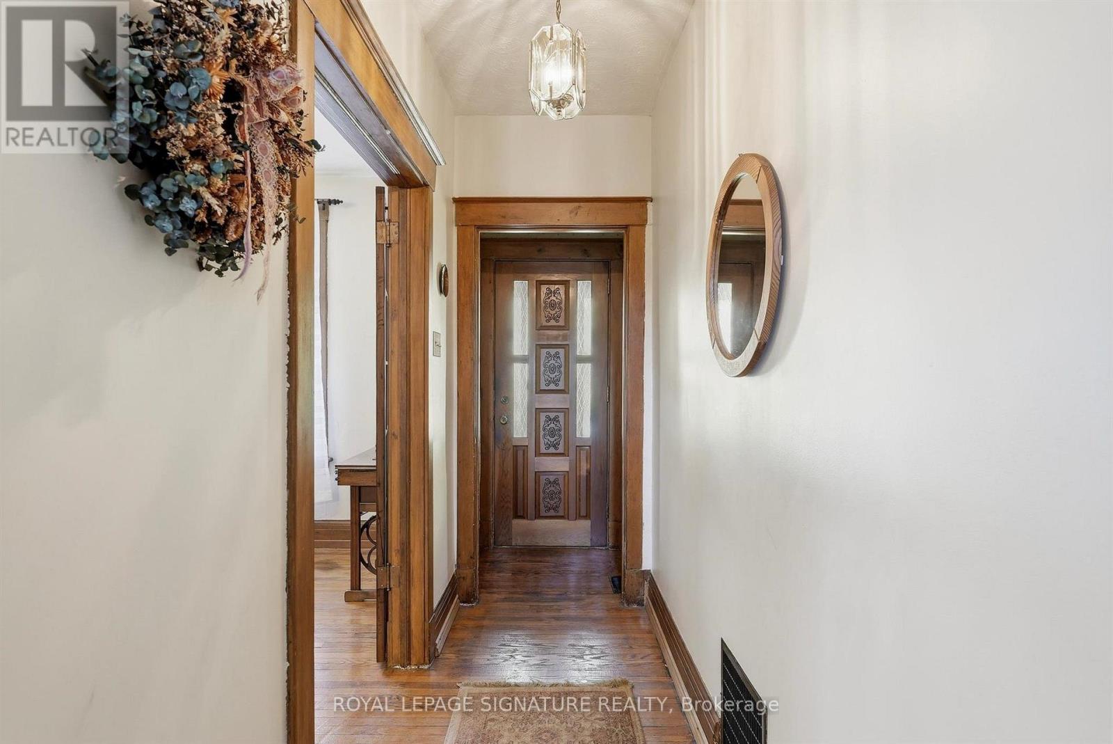 7 Geoffrey Street, Toronto, ON photo 4