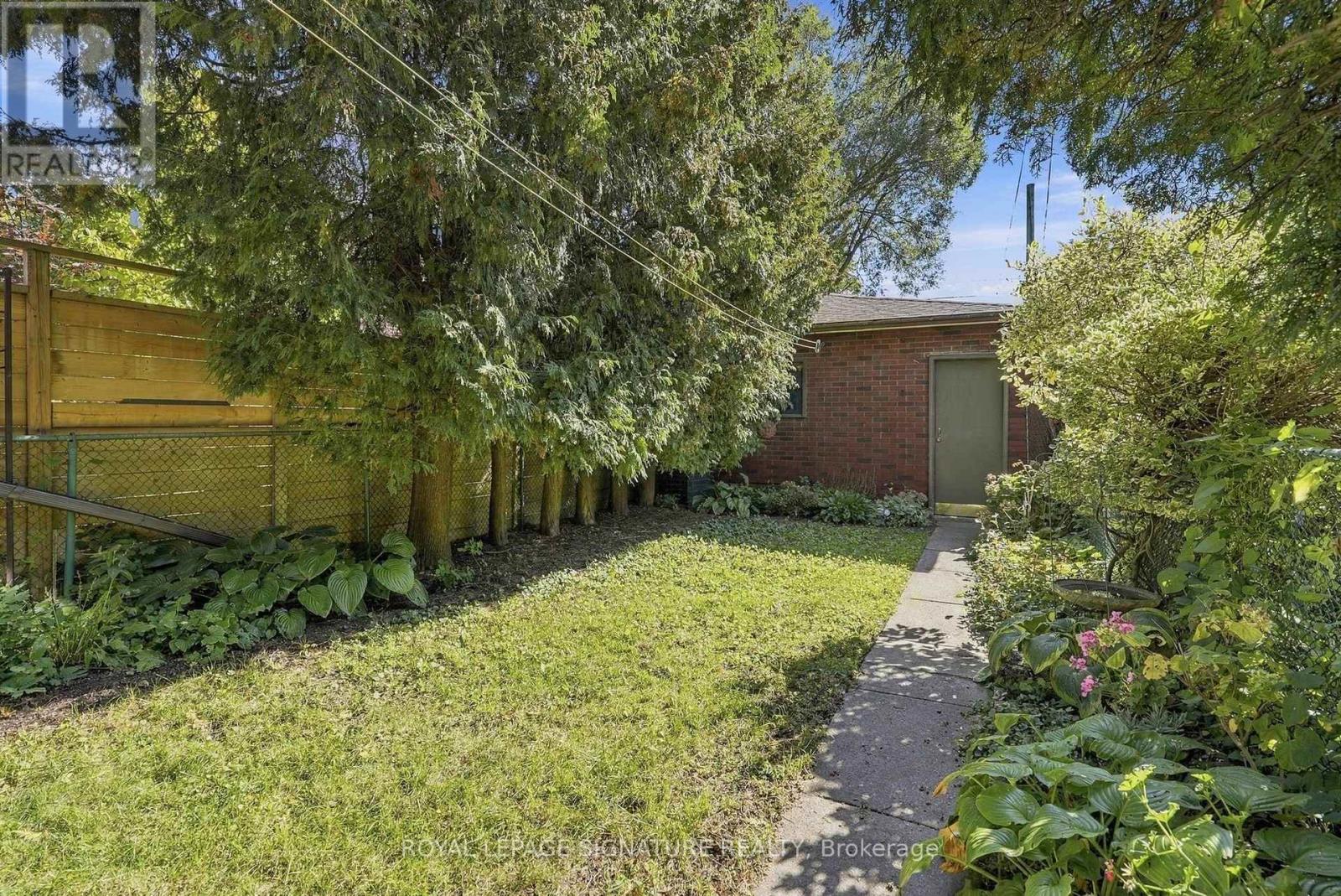 7 Geoffrey Street, Toronto, ON photo 41